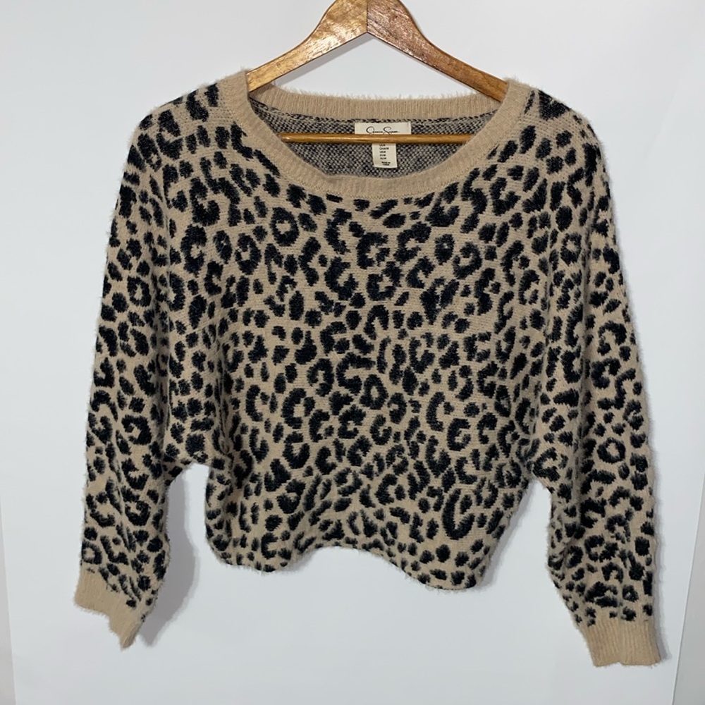 Jessica Simpson | Cropped fuzzy soft drop shoulder cheetah print sweater M